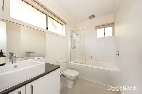Property photo of 2/12 Miller Crescent Mount Waverley VIC 3149