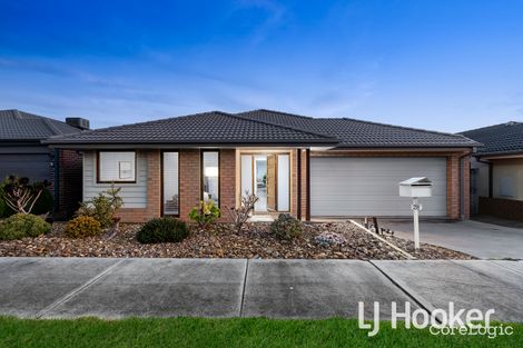 Property photo of 28 Mernoo Avenue Clyde North VIC 3978