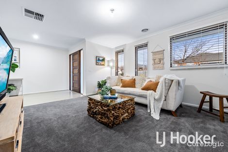 Property photo of 28 Mernoo Avenue Clyde North VIC 3978