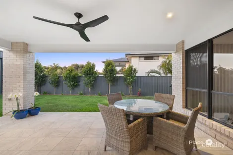 Property photo of 25 Fernlea Avenue Scarborough QLD 4020