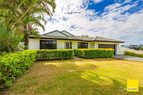Property photo of 2 Bobby Place Coral Cove QLD 4670