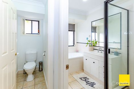 Property photo of 2 Bobby Place Coral Cove QLD 4670