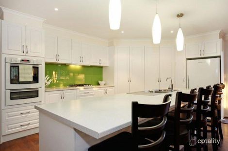 Property photo of 2 Perry Close Croydon South VIC 3136