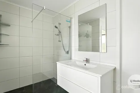 Property photo of 11 Fontain Circle Rokeby TAS 7019