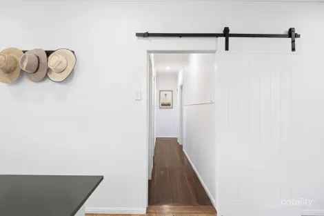 Property photo of 141 Alderley Street Centenary Heights QLD 4350