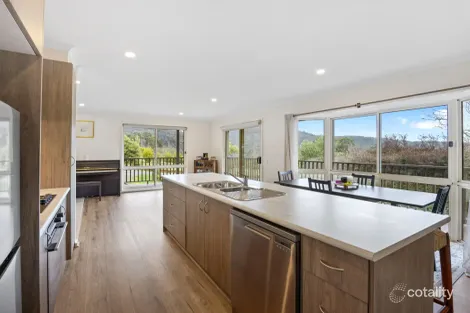 9 Old Melbourne Rd, Marysville, VIC 3779