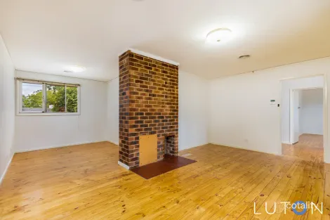 36 Longstaff St, Lyneham, ACT 2602