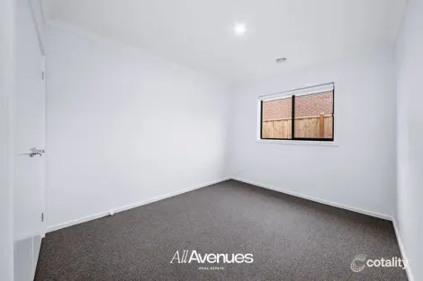 Property photo of 3 Sunlight Avenue Clyde North VIC 3978