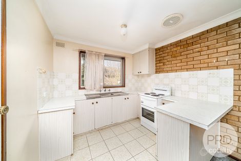 Property photo of 2/21 Fairbairn Crescent Kooringal NSW 2650