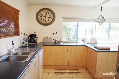 Property photo of 4 Hinkler Crescent Sunset QLD 4825