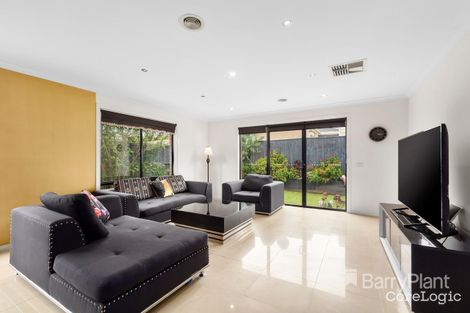 Property photo of 565 The Lakes Boulevard South Morang VIC 3752