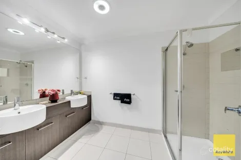 Property photo of 11 Giverny Close Burnside Heights VIC 3023