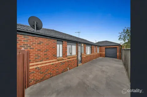 Property photo of 10 Shearers Court Pakenham VIC 3810