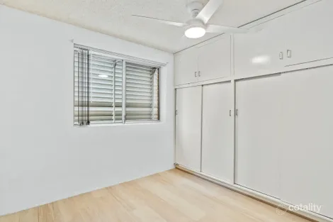 Property photo of 4/76 Kitchener Street Coorparoo QLD 4151