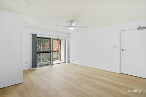 Property photo of 4/76 Kitchener Street Coorparoo QLD 4151