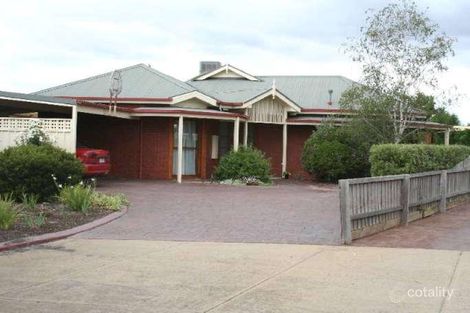33 Denny Pl, Melton South, VIC 3338