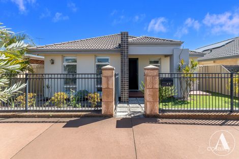 18 Willis Tce, Hammond Park, WA 6164