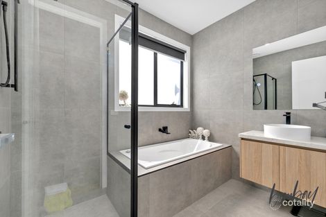 Property photo of 4 Boglis Avenue Wollert VIC 3750