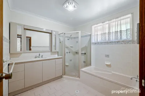 Property photo of 40 Cliffbrook Crescent Leonay NSW 2750