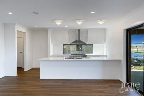 47 Viola Cct, Clyde, VIC 3978