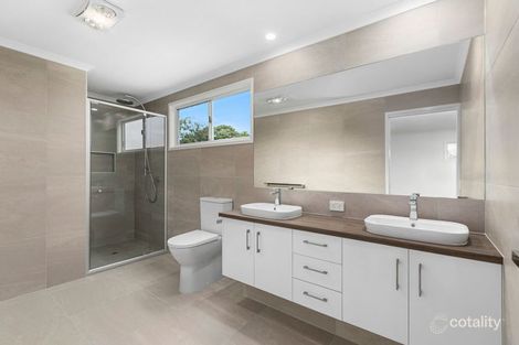 Property photo of 2 Windsor Valley Drive Burnside QLD 4560