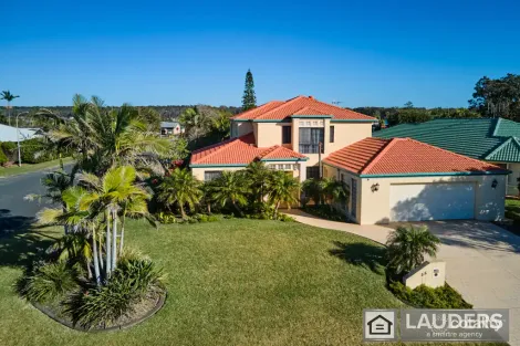 Property photo of 35 Pryor Crescent Old Bar NSW 2430