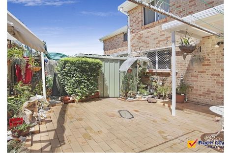 Property photo of 2/15 Grove Circuit Lake Illawarra NSW 2528