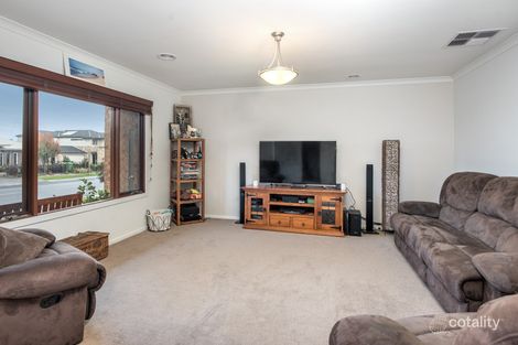 Property photo of 17 Arena Parade Officer VIC 3809