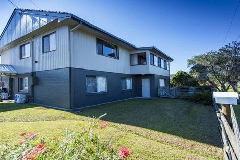 Property photo of 5 Owen Street Iluka NSW 2466
