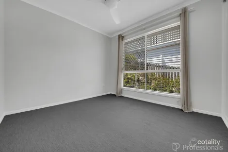 Property photo of 4 Charles Crescent Tannum Sands QLD 4680