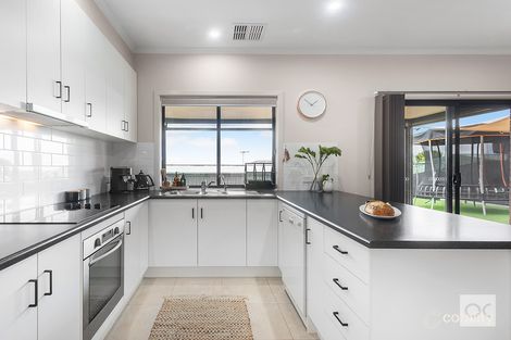 Property photo of 3 Thomas Way Hallett Cove SA 5158