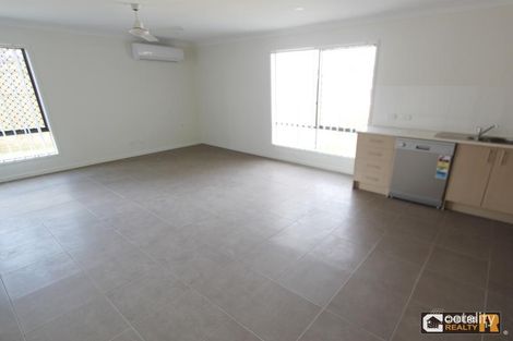 14 Foster Cct, Hillcrest, QLD 4118