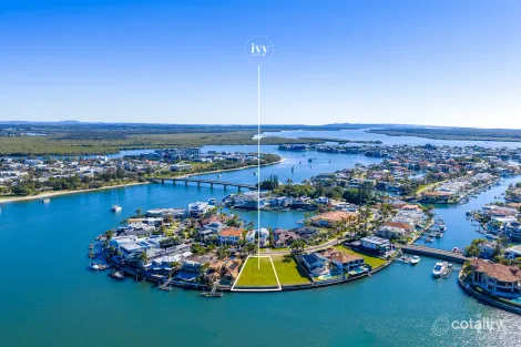 Property photo of 32 Brittanic Crescent Paradise Point QLD 4216