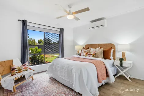 Property photo of 2/5 Elm Court Labrador QLD 4215