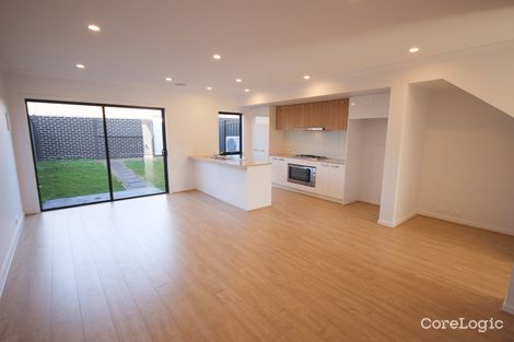 Property photo of 4 Cyan Walk Craigieburn VIC 3064