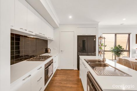 Property photo of 14 Akkersley Drive Truganina VIC 3029