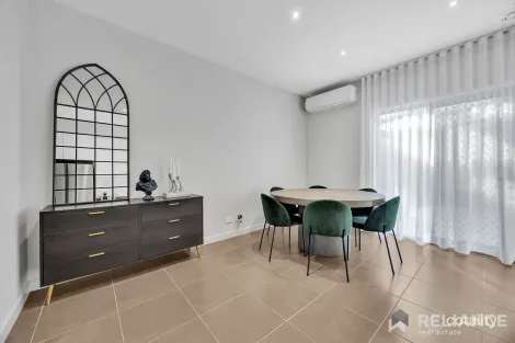 Property photo of 20 Warner Way Caroline Springs VIC 3023
