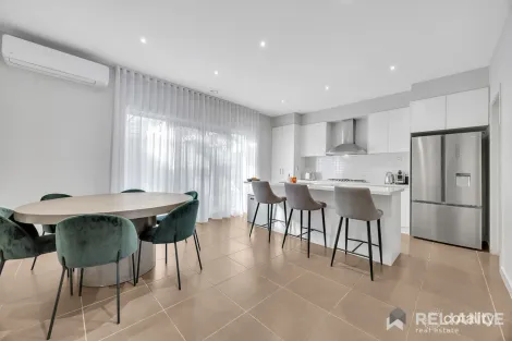 Property photo of 20 Warner Way Caroline Springs VIC 3023