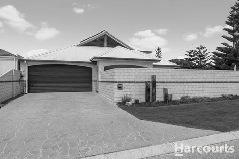 Property photo of 4 Lakeway Retreat Dawesville WA 6211
