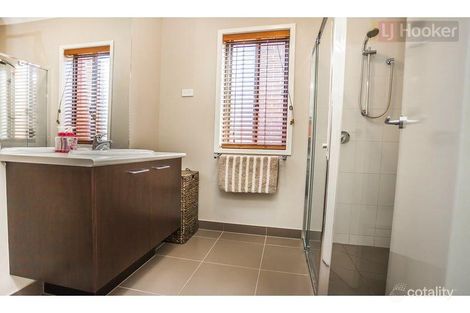 Property photo of 24 Penfold Street Craigieburn VIC 3064