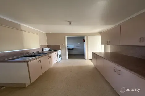 10 Farmer St, Moura, QLD 4718