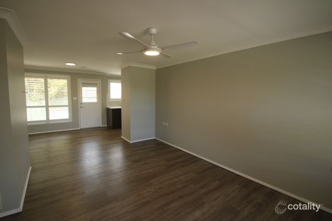 Property photo of 2/189 Clinton Street Orange NSW 2800