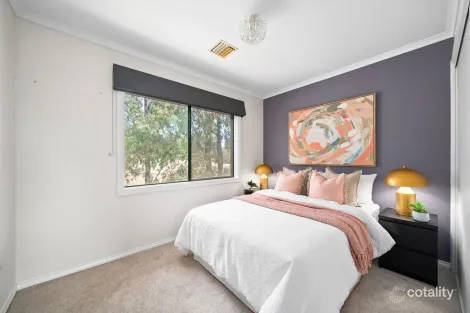 Property photo of 8 Cassinia Close Knoxfield VIC 3180