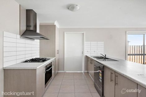 Property photo of 72 James Melrose Drive Brookfield VIC 3338