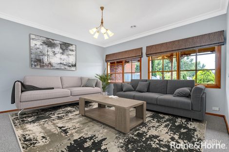 Property photo of 8 Fairbairn Grove Sunbury VIC 3429