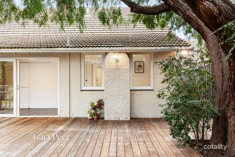 Property photo of 2 Wenden Grove St Kilda East VIC 3183