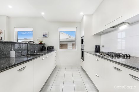 Property photo of 31/53 Peninsula Drive Breakfast Point NSW 2137