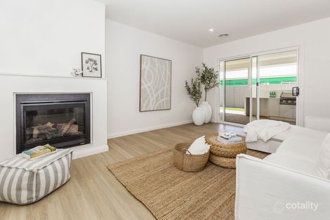 Property photo of 29 Valencia Drive Gobbagombalin NSW 2650