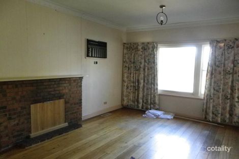 Property photo of 2 Emerald Street Essendon West VIC 3040