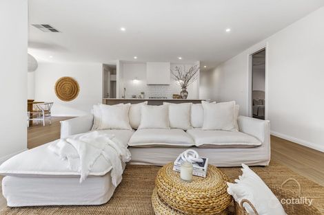 Property photo of 29 Valencia Drive Gobbagombalin NSW 2650